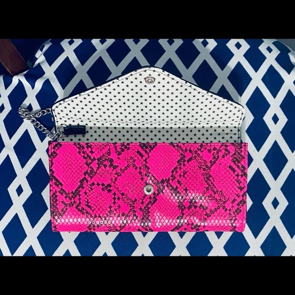 Pink and black snake clutch - Picture 2 of 5